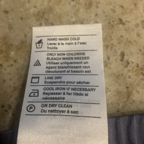 NWOT Vince Silk Satin Pull-On Shorts in Iris Blue Size Medium - Picture 11 of 12